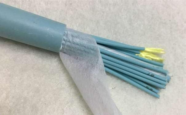 松原市欧孚光缆厂家：室内光缆和室外光缆的区别